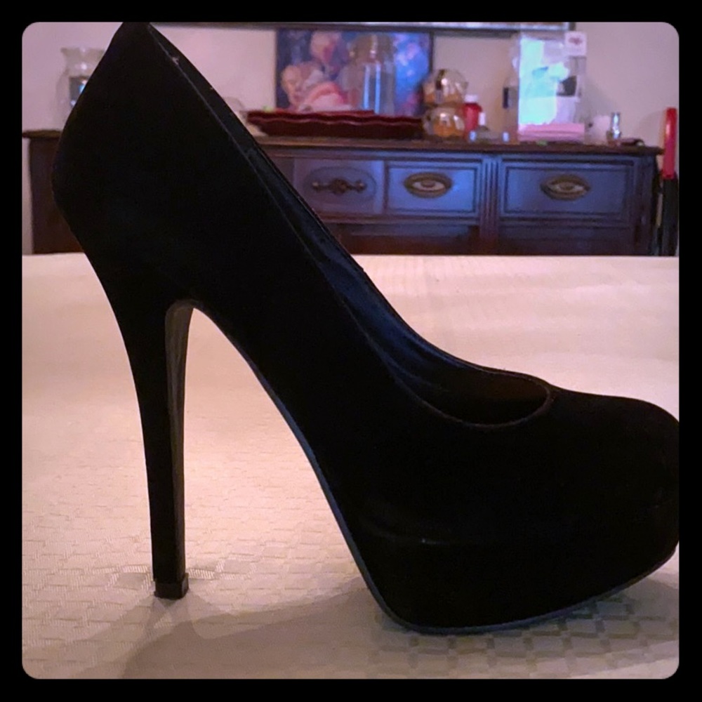 Black suede pump🔥🔥🔥